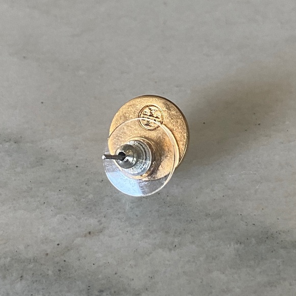 Tory Burch Pearl replacement earring - Picture 2 of 3